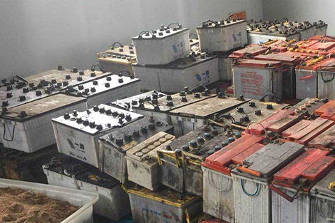 [甘孜藏族州石渠叉车蓄电池回收价格]废旧的锂电池回收-上门回收钴酸锂电池